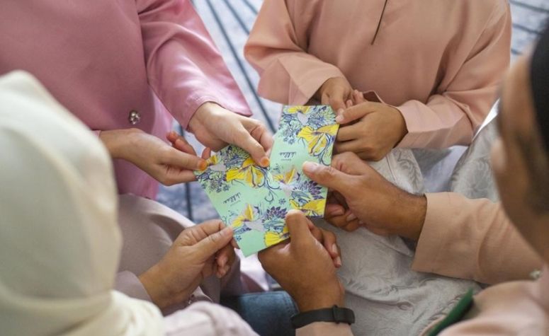 Mental Mengemis Dimulai Dari 'Meminta Angpao'