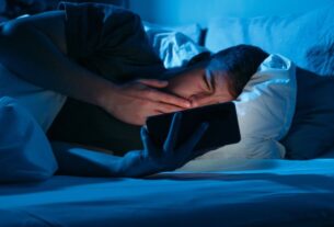 Mengenal Brain Rot, Efek Negatif Kecanduan Scroll Media Sosial